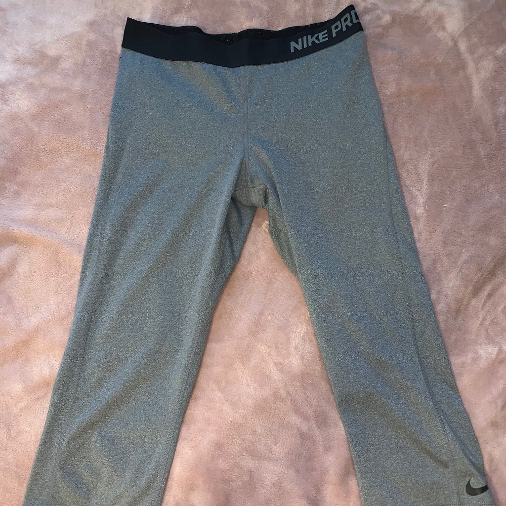 Nike Pro Capri Leggings